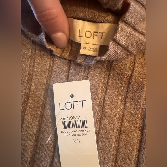 NWT Loft ribbed top - Picture 5 of 6